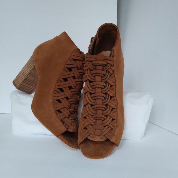 Michael Kors Shoes - Michael Kors  Wesley Ankle Booties Soft Suede Acorn/Caramel Color Size 7